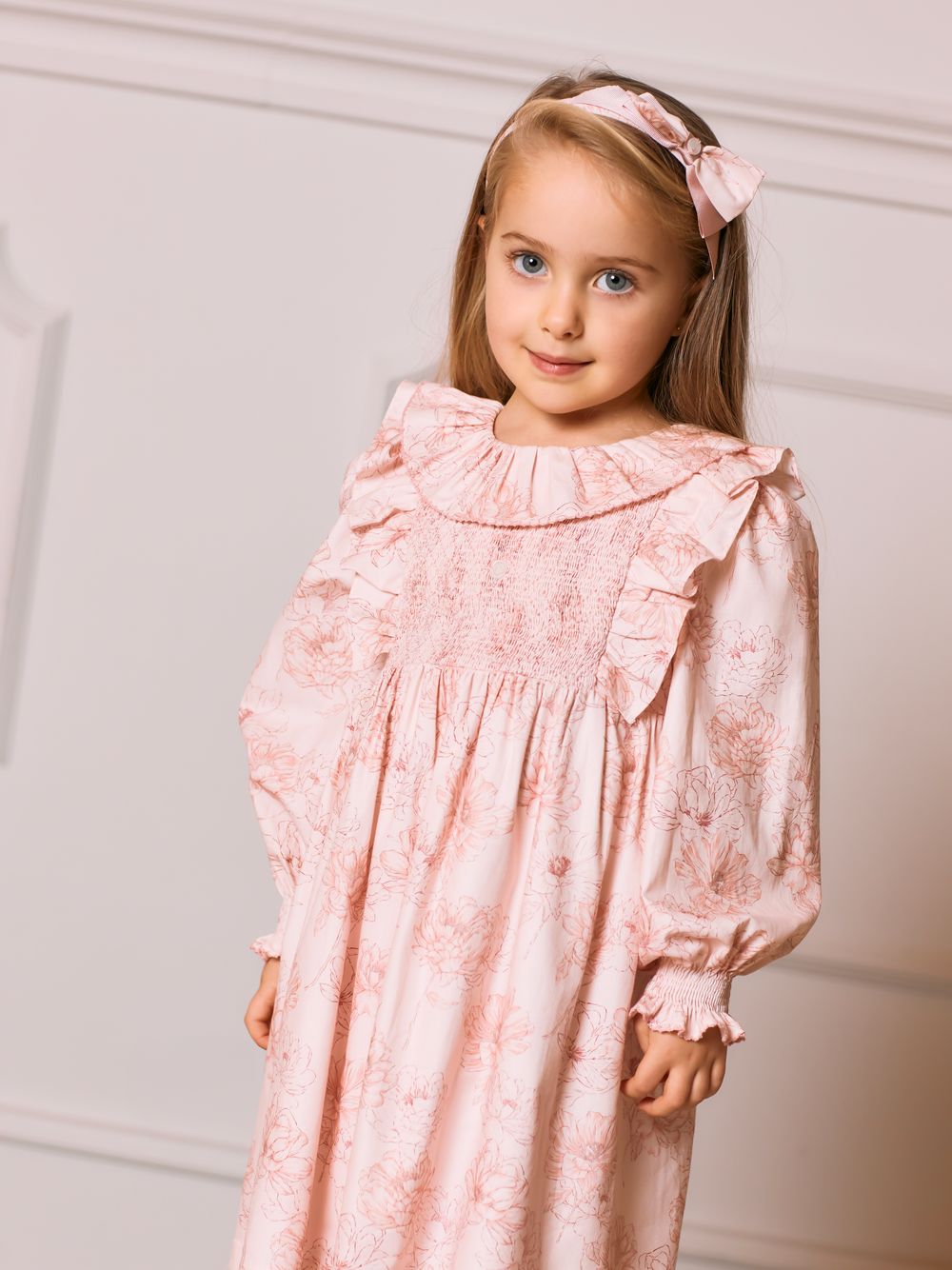 Pink headband with bow