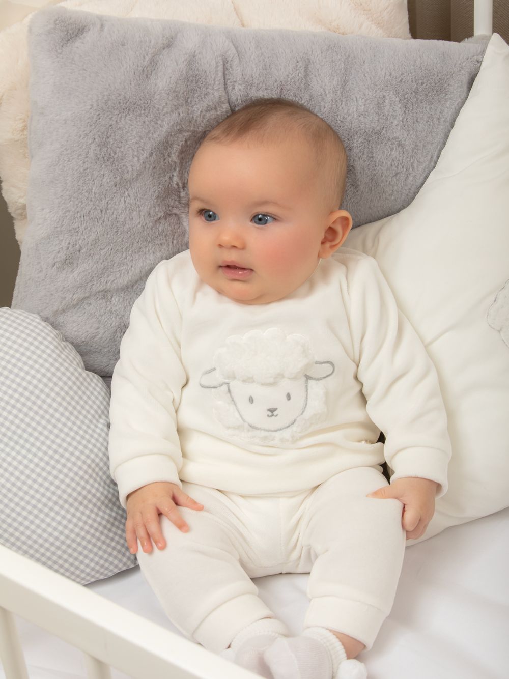 Ecru sweater and pants set