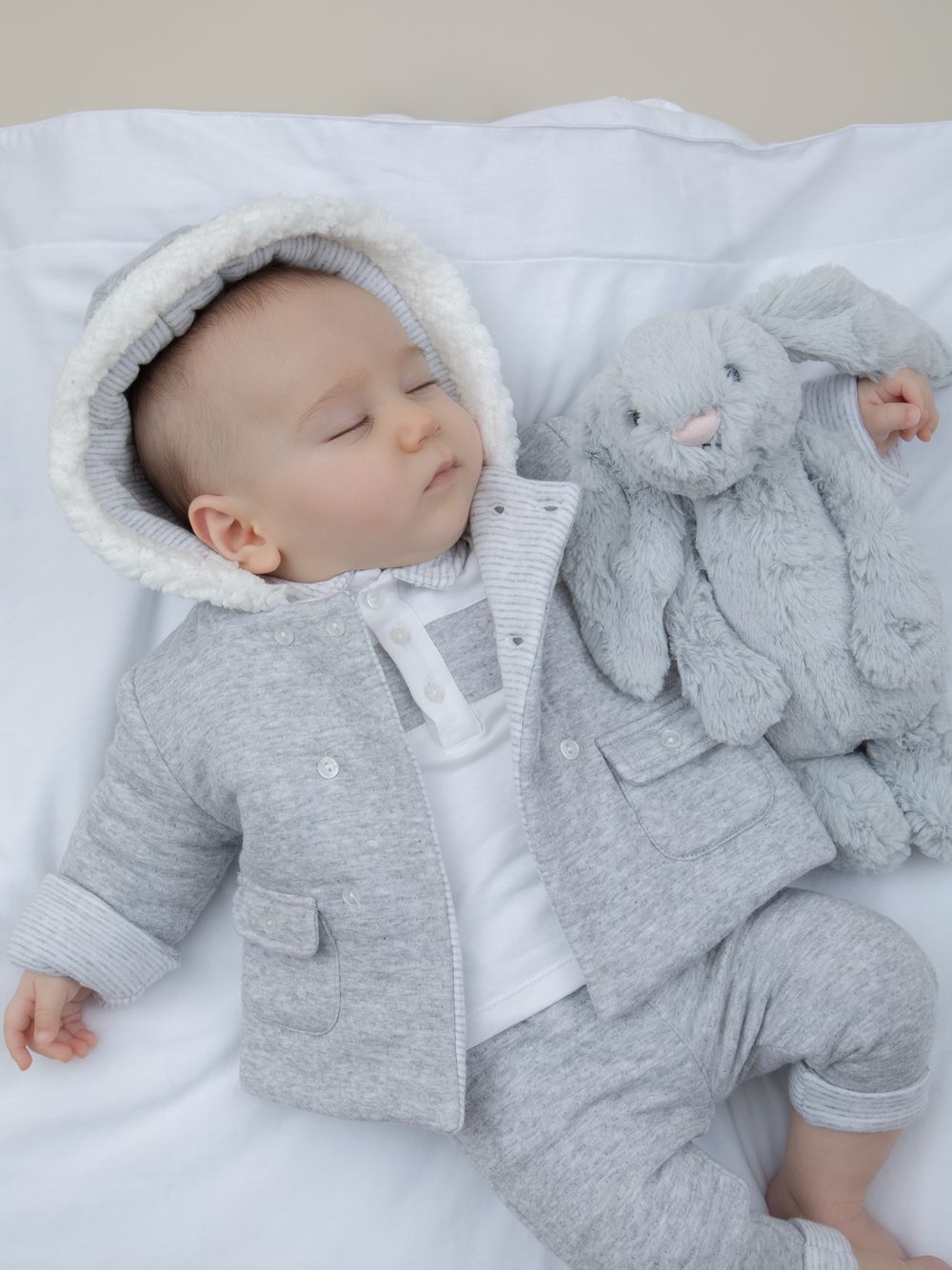 White and melange grey set