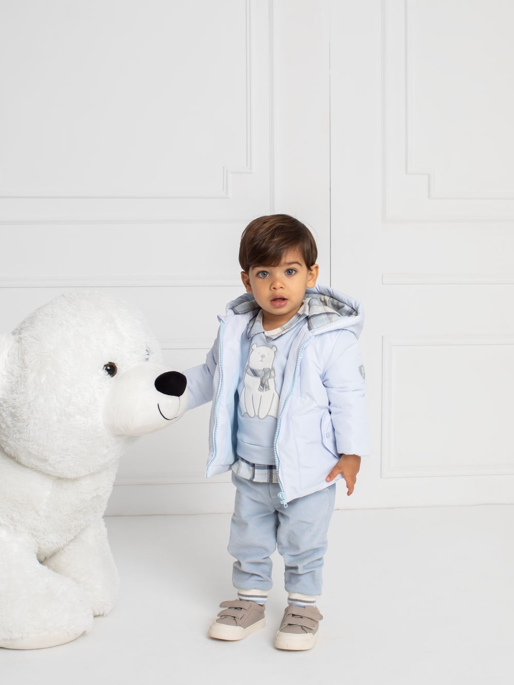 Sporty light blue corduroy pants