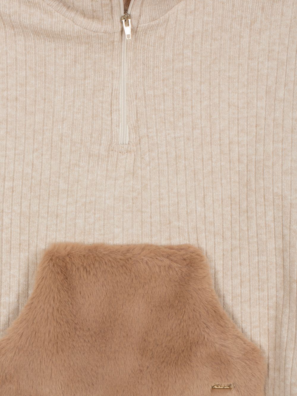 Beige jersey and fur set