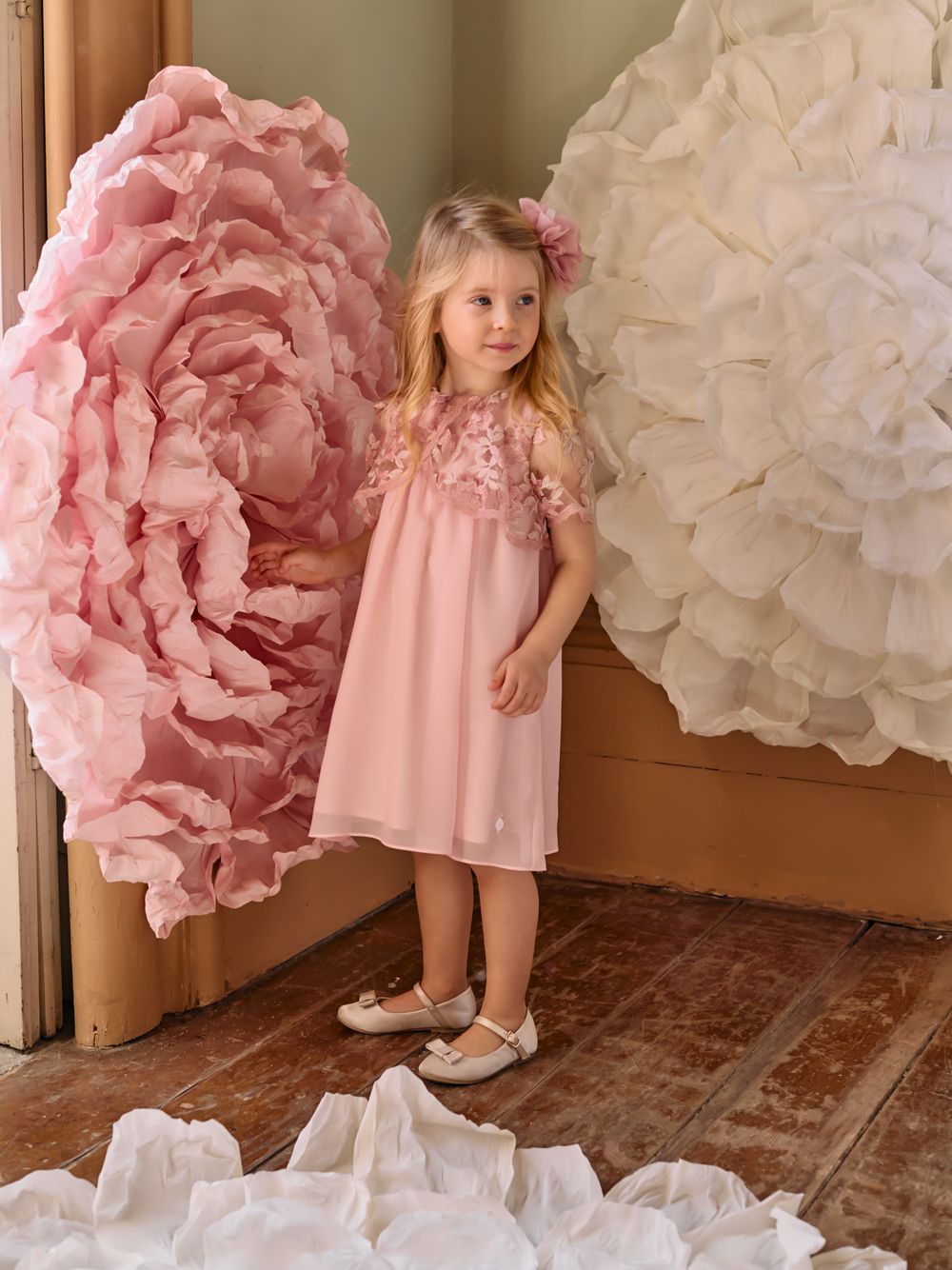 Pink dress in lace and chiffon