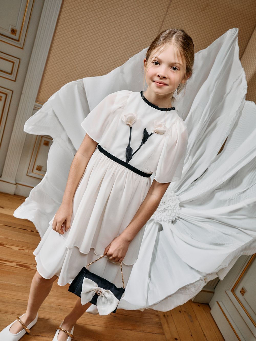Beige velvet bag with an elegant bow