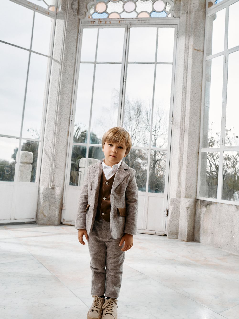 Beige pants for boys with velvet details