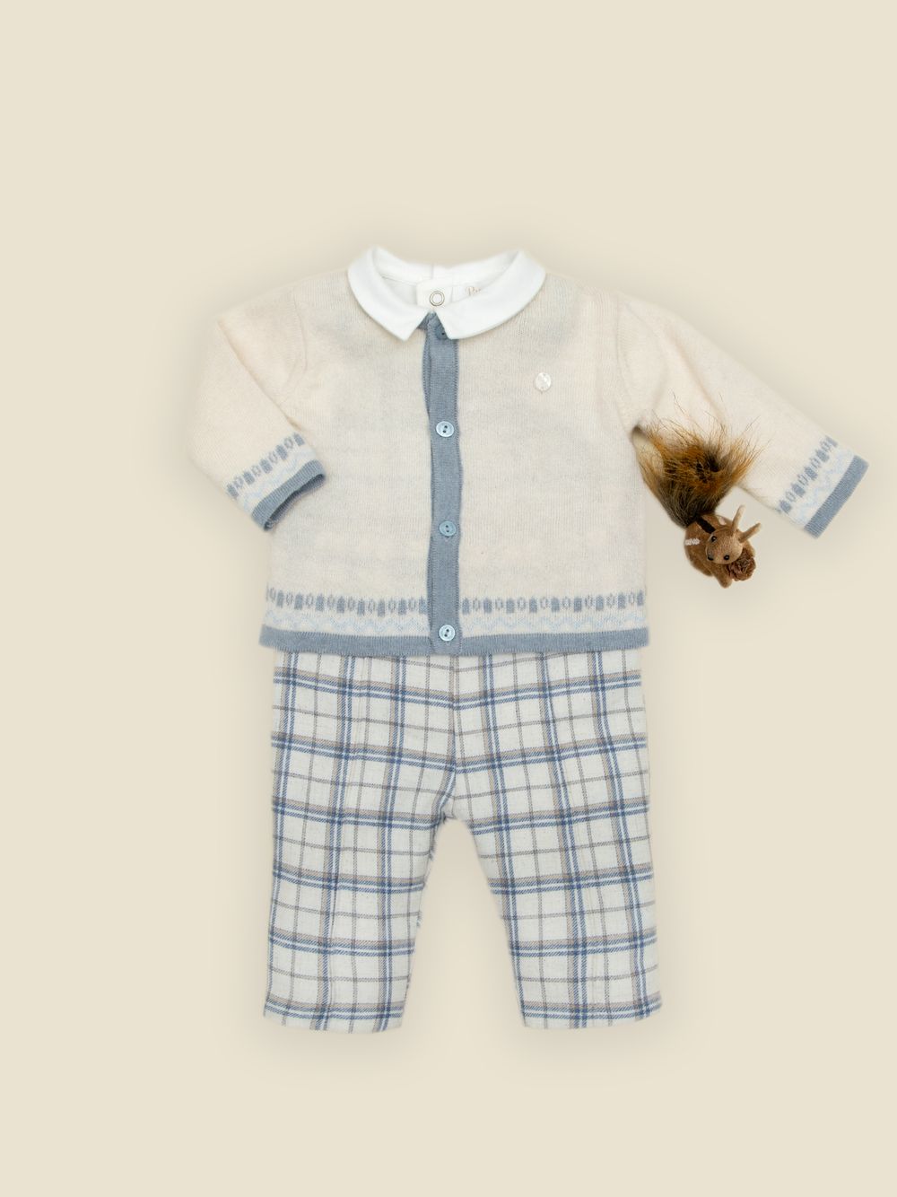 Ecru knit cardigan with elegant details