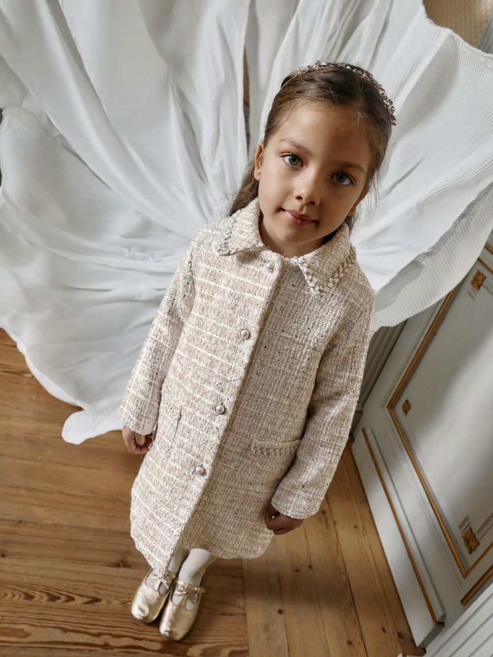 Elegant golden coat in sparkle tweed