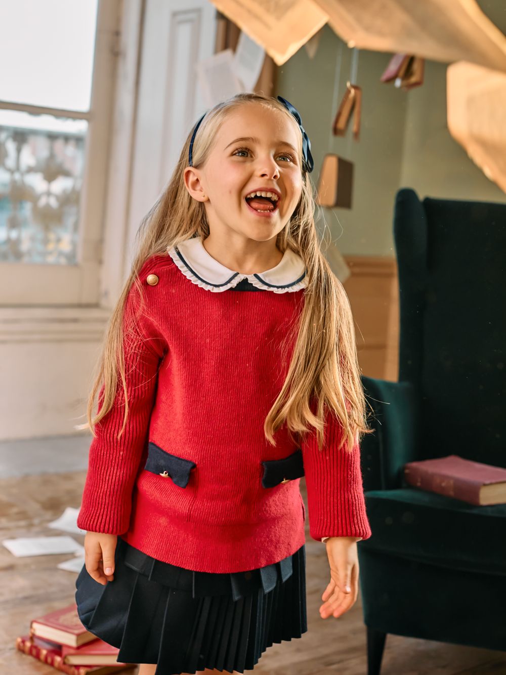 Red sweater with marine blue details