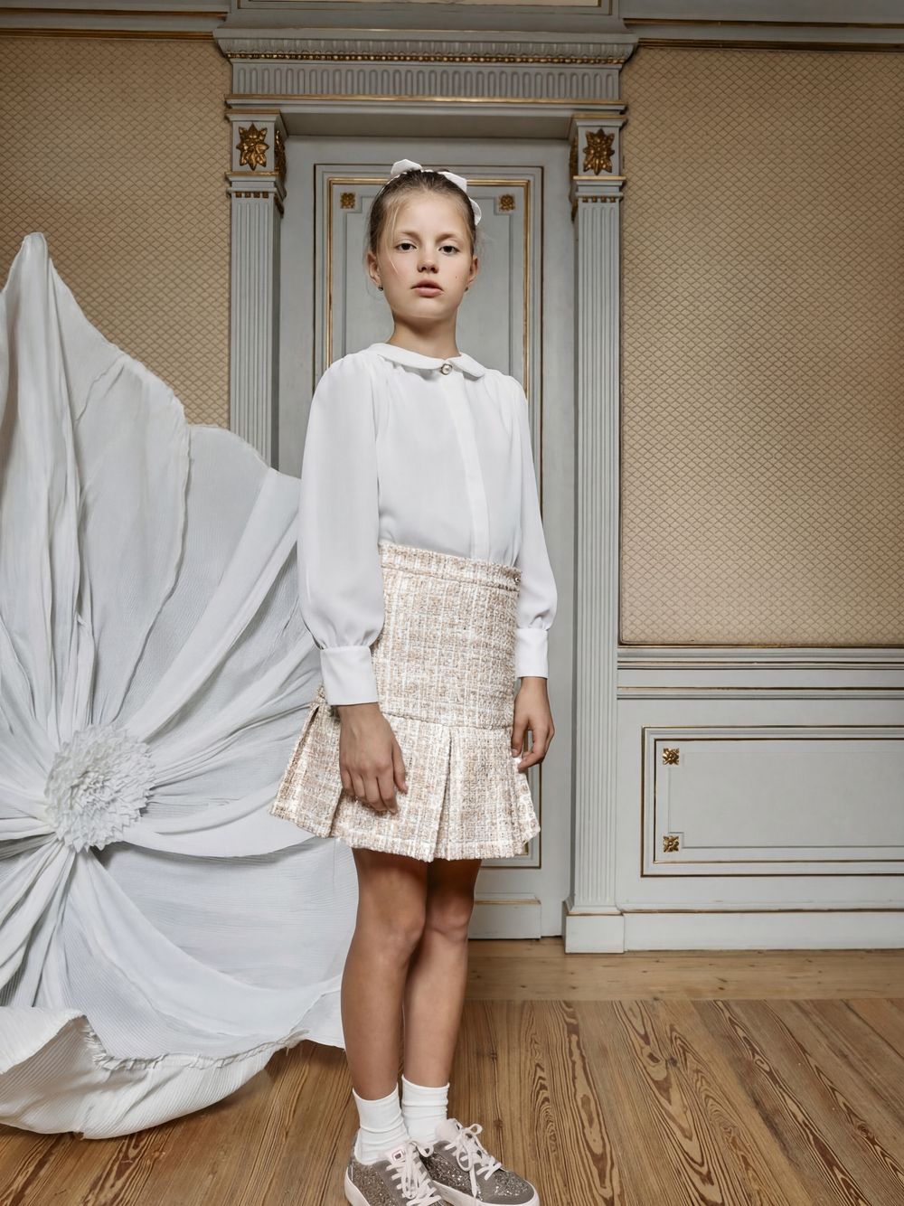 Golden skirt in sparkle tweed with pleats