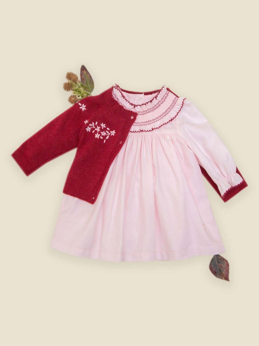 Elegant pink dress with ruffled collar