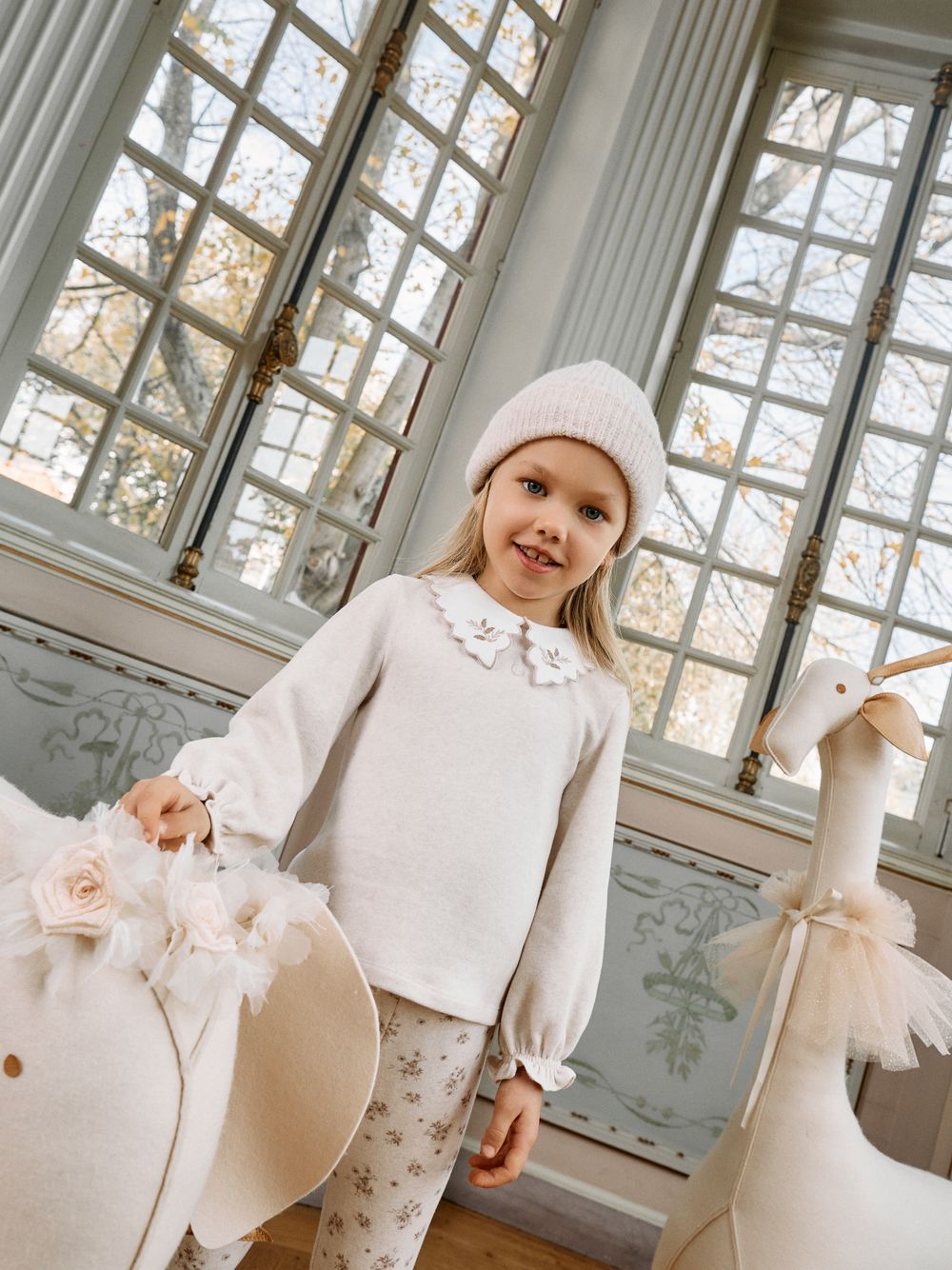 Elegant beige set with embroidered collar