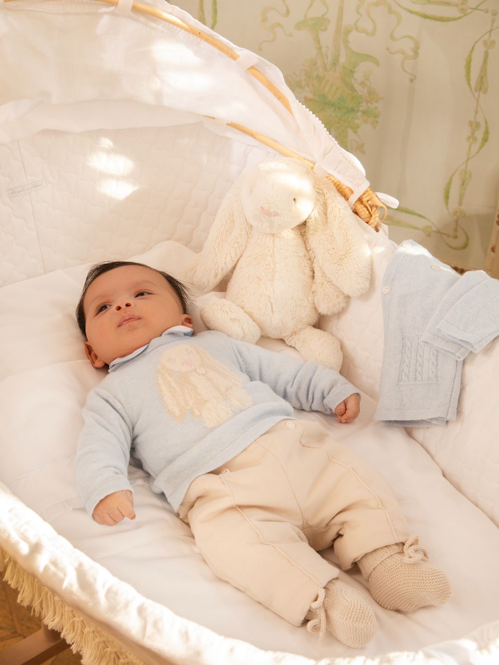 Blue knit sweater with front bunny design