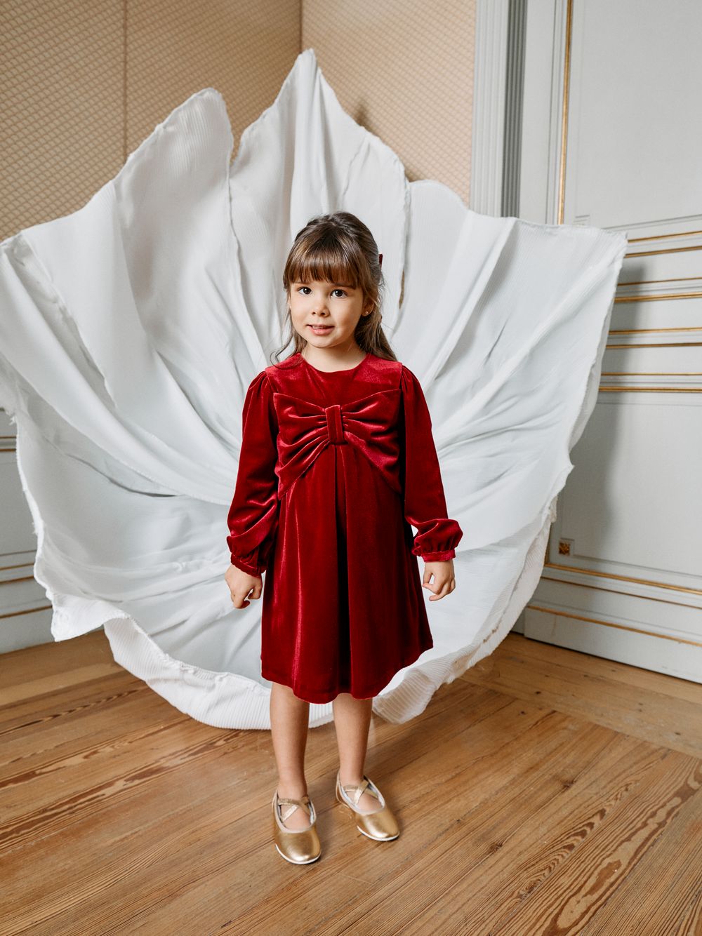 Elegant burgundy dress with bow