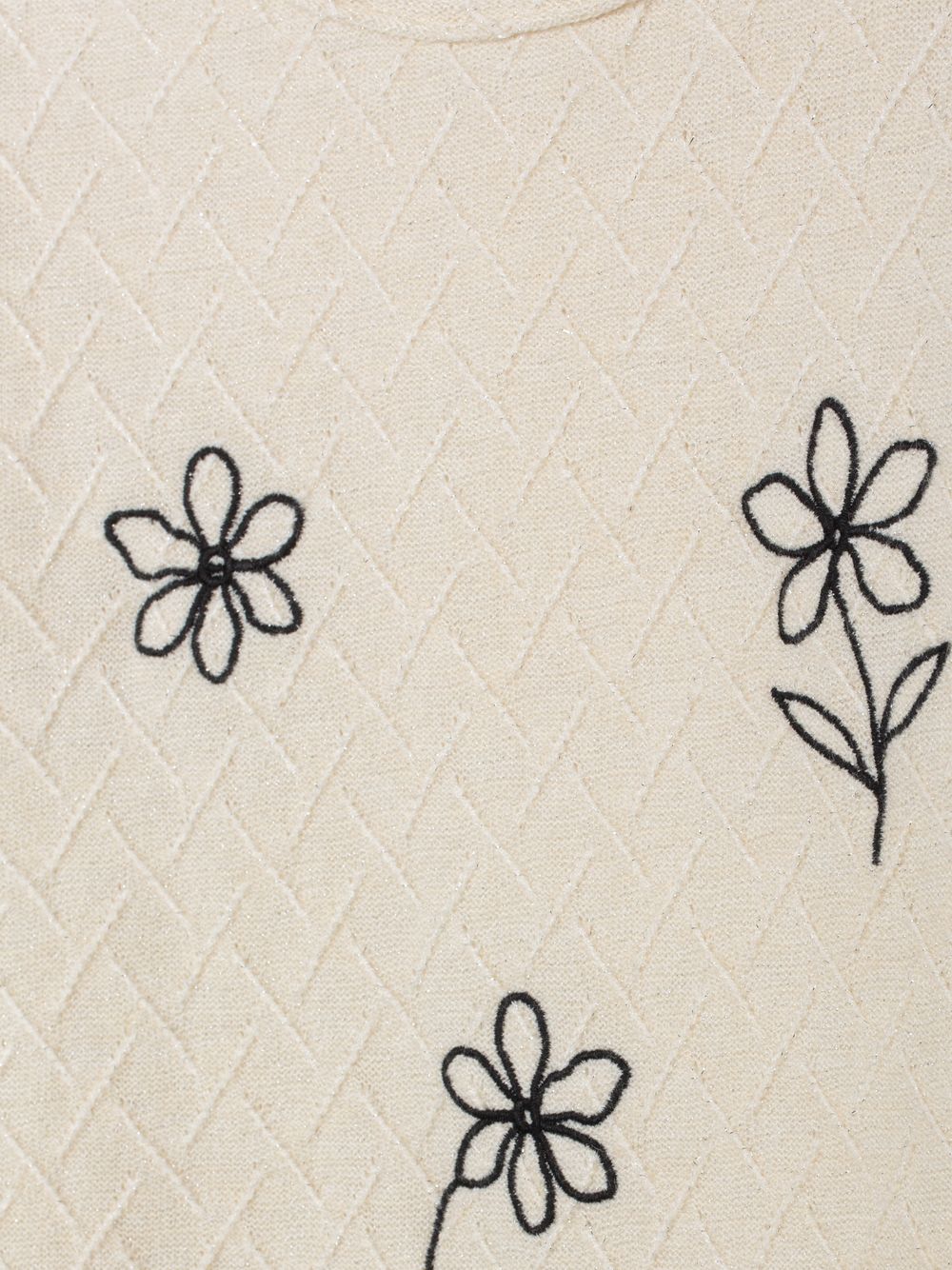 Elegant beige t-shirt with floral embroidery