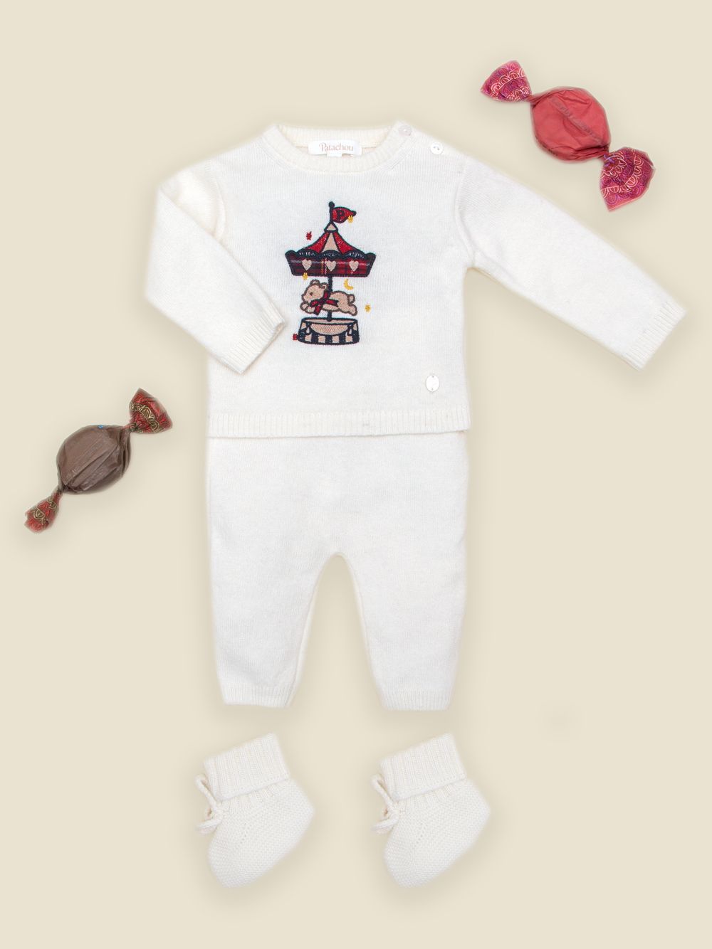 Ecru knitted set with embroidered design