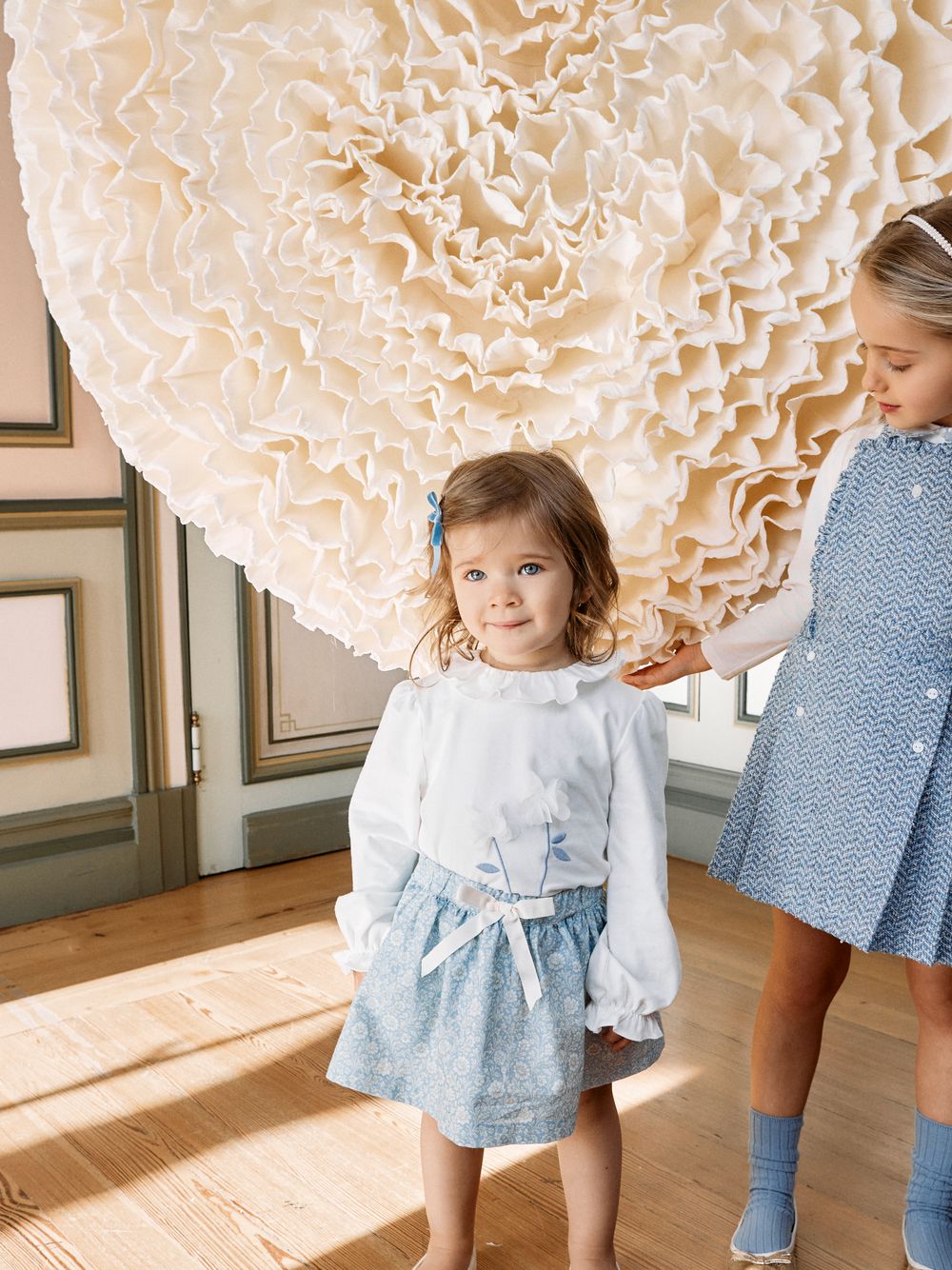 Blouse ecru with delicate front embroidery