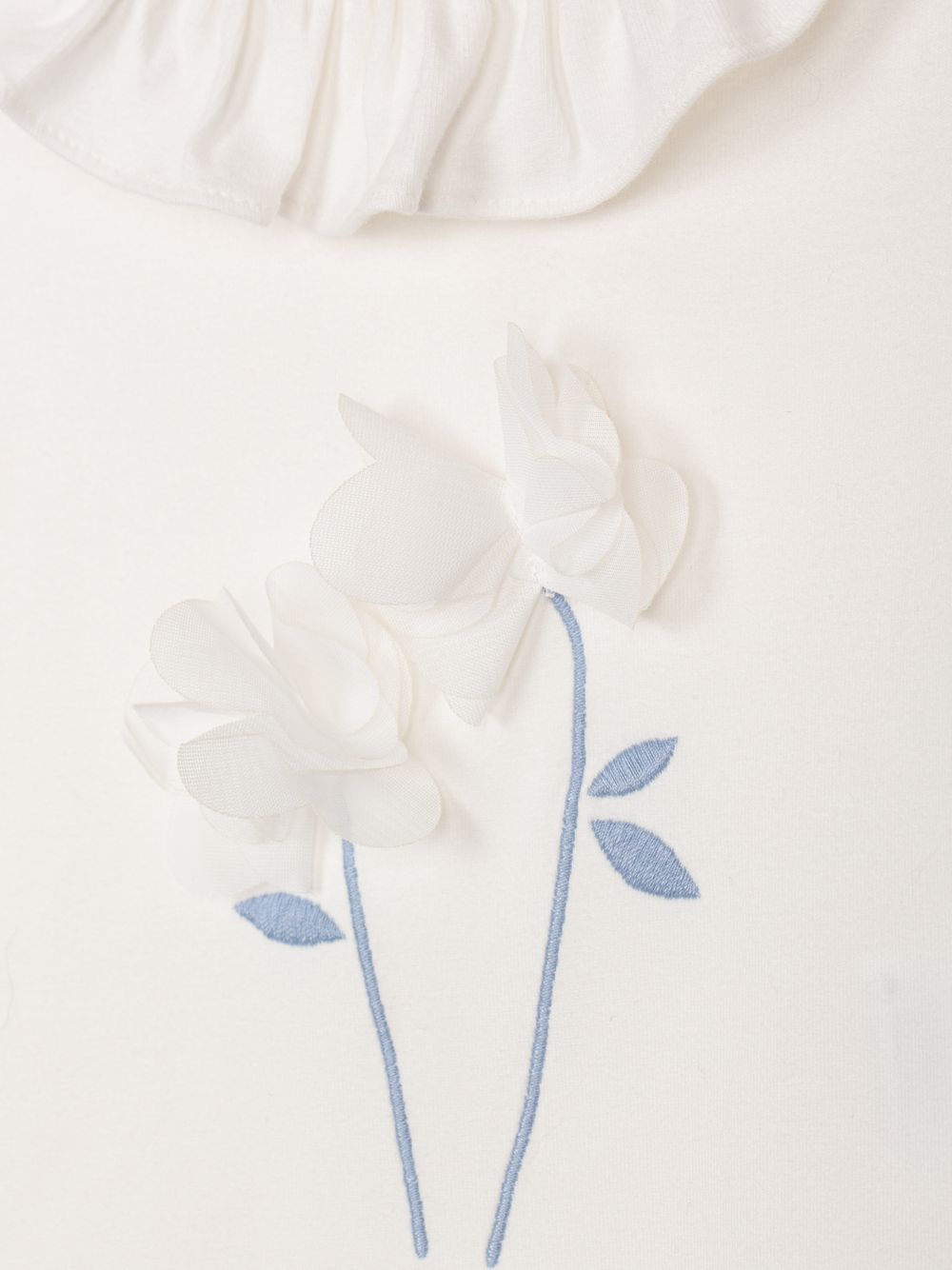 Blouse ecru with delicate front embroidery