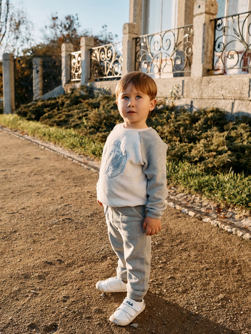 Simple grey sports pants for boys